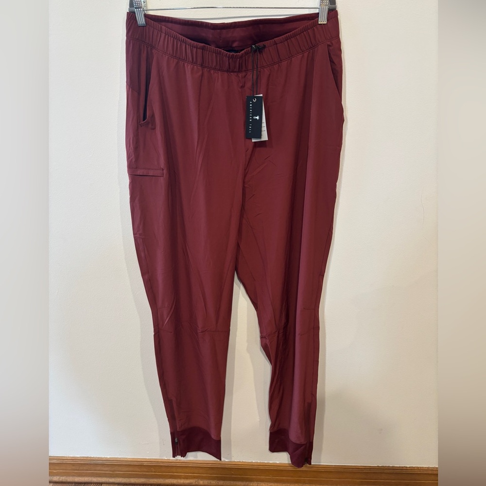 NWT American Tall Featherweight Perforated Training Joggers in Oxblood Men’s XLT